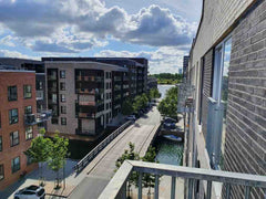 Stor familievenlig lejlighed på Teglholmen - øverst i ejendommen og med egen tag Copenhagen, Denmark Stor lejlighed med privat tagterrasse og p-plads Entire rental unit vacation rental 44304073