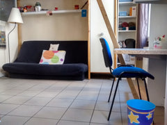 Il s'agit d'un studio à partager, aménagé avec une petit chambre que je loue, un  chambre individuelle pour 2 semaine Shared room in rental unit vacation rental 19031630