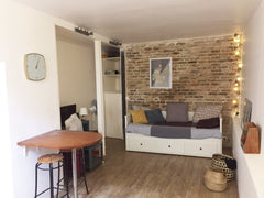 Studio atypique en plein Paris : charmante maisonnette dans une allée pavée priv Paris, France Studio atypique au calme en plein coeur du 15ème Entire rental unit vacation rental 19891165