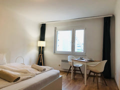 Helle 1-Zimmer Wohnung mit allem was man so braucht: großes Doppelbett (180*200) Vienna, Austria Gemütliche Wohnung nähe U-Bahn, beim Puchsbaumpark Entire rental unit vacation rental 621700960878912941