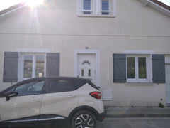 Vous serez les bienvenus dans notre petite maison ,non loin du centre ville  de  Mérignac, France Un jardin en ville!! Entire townhouse vacation rental 32630248