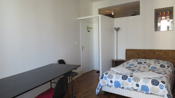 Proche de Université Lyon 2, transports en commun au pied de l'immeuble. Vous ap Lyon, France Chambre moderne, lumineuse, SDB italienne privée ! Private room in rental unit vacation rental 20974842