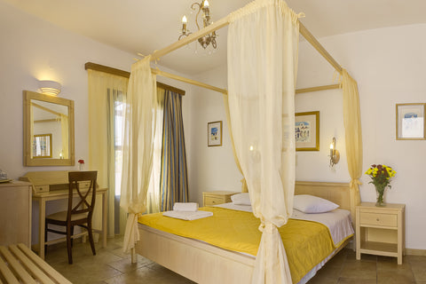 accomodation with style for couples that serach the right pleace to rest . four  Greece Honeymoon style  BB share pool  Akrotiri Santorini Room in boutique hotel vacation rental 33124676