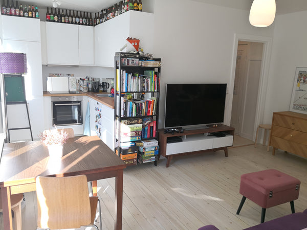 I moved in with my girlfriend and before the next long-term tenants arrive, I am Copenhagen, Denmark Bright appartment, 100m from metro and quiet area. Entire rental unit vacation rental 44304041