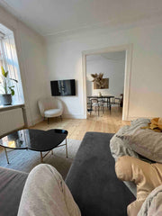En skøn bolig, der ligger på en rolig vej på Frederiksberg. Den er tæt på metro  Copenhagen, Denmark Lovely apartment in CPH, Frederiksberg Entire condo vacation rental 50990466