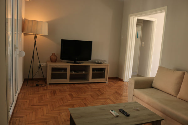 Dear guests ,<br />a fully renovated and equipped penthouse apartment in the cen Athens, Greece Penthouse apartment in Larissa's station Entire rental unit vacation rental 44605994