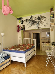 Vyzkoušej si aspoň na chvíli opravdový život v Praze. Slunný, stylový, plně vyba  Little garden "UP" Entire rental unit vacation rental 602768784952029725