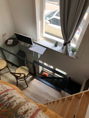 Petit studio très lumineux en duplex sur rue, contenant tout ce qu'il faut pour  Neuilly-sur-Seine, France Tiny Little Central Duplex Entire rental unit vacation rental 51668028