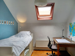 Small but confortable room, perfect for a non smoker student. You can  use the k Brussels, Belgium Room for one under the roof Private room in rental unit vacation rental 510929