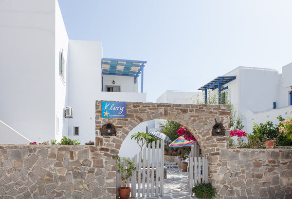 Villa Klery propone monolocali in affitto per le vacanze a Naoussa, nell’isola d  Apartments Klery - Studios 3 (doppia) Private room in rental unit vacation rental 17827923