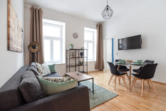 Enjoy your stay in Vienna in this lovingly furnished apartment in a quiet locati  Cozy, new and stylish, 15 minutes to the center Entire rental unit vacation rental 38779115