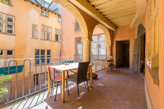 Magnificent apartment of 53 square meters located in the 2nd district of Lyon. I Lyon, France Magnifique Logement Spacieux Avec Grand Balcon Entire rental unit vacation rental 38376927