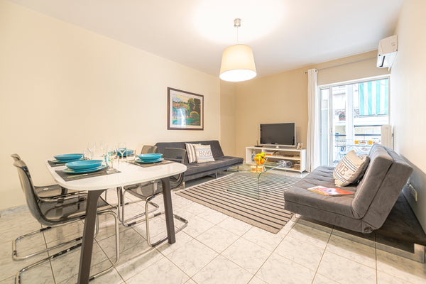 Clean & Modern | Newly Renovated Apartment <br />Acropolis and Transit Adjacent  Alimos, Greece Modern apartment, a breath away from Acropolis Entire rental unit vacation rental 18630883