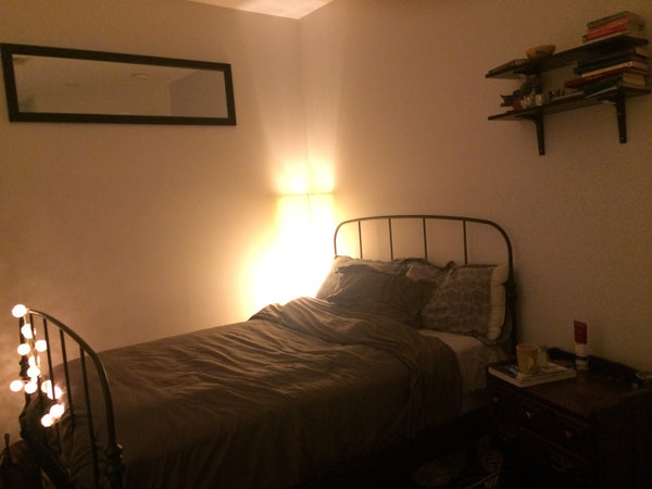 Huge room with a gorgeous queen bed, antique wooden furniture, multiple mirrors, New York, NY Rental unit in Brooklyn · 1 bedroom · 1 bed · 1 bath Private room in rental unit vacation rental 9926058