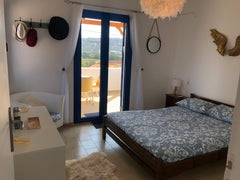 This top floor one bedroom apartment has all you need for a great trip away.  A  Kingsbridge, United Kingdom Aphrodite Apartment Entire rental unit vacation rental 28242598