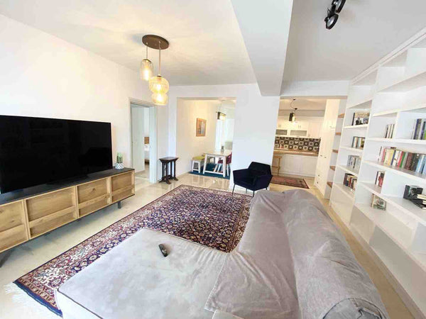 This luxury apartment 120sqm is located less than 1 minute walking distance from Rethimnon, Greece Luxury central beach suite |1’beach 5’downtown Entire condo vacation rental 596749537422132469