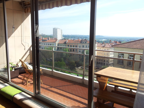 Situé en plein cœur du quartier historique de la Croix-Rousse, nous mettons à di Lyon, France Grand appartement, vue imprenable Entire rental unit vacation rental 6209387
