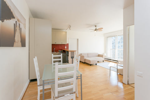 Appartement lumineux et calme! Grand salon avec cuisine américaine et baie vitré Paris, France Proche Tour Eiffel   Bail mobilite ou longue durée Entire rental unit vacation rental 13635917