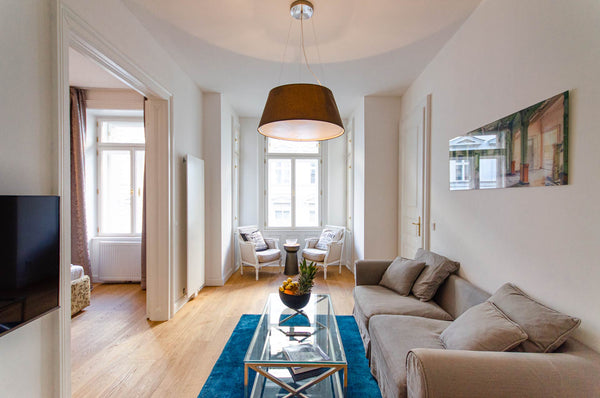 This exclusive city-residence near the shopping street offers an 80m2 room exclu Vienna, Austria ♛ Luxurious Retreat | 5★ Location | ♛ Royal Beds Entire rental unit vacation rental 45357442