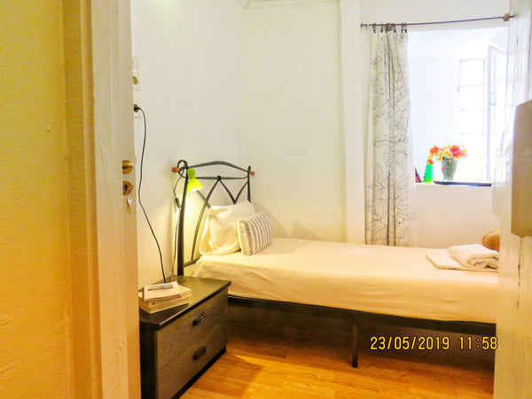 Is a small simple nice and tiny room, <br />It's for single traveler's that pref Greece N1. TINY SIMPLE SINGLE ROOM IN THE OLD TOWN CENTR Private room in rental unit vacation rental 35107191