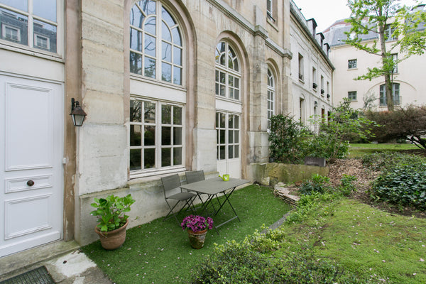 Superbe duplex, comme une maison donnant sur un grand jardin arboré. Calme absol Paris, France Superbe duplex sur jardin au calme Entire rental unit vacation rental 6099242