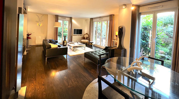 Trendy Oberkampf/Bastille district. Lots of restaurants, bars and supermarkets.  Paris, France Splendid 100 m2 /2 bedrooms/Big private garden. Entire condo vacation rental 29114494