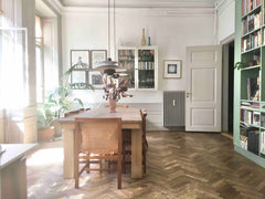 <b>The space</b><br />This is a beautiful old apartment in the most central loca Copenhagen, Denmark Beautiful 4 br appartement in central Copenhagen Entire rental unit vacation rental 867468