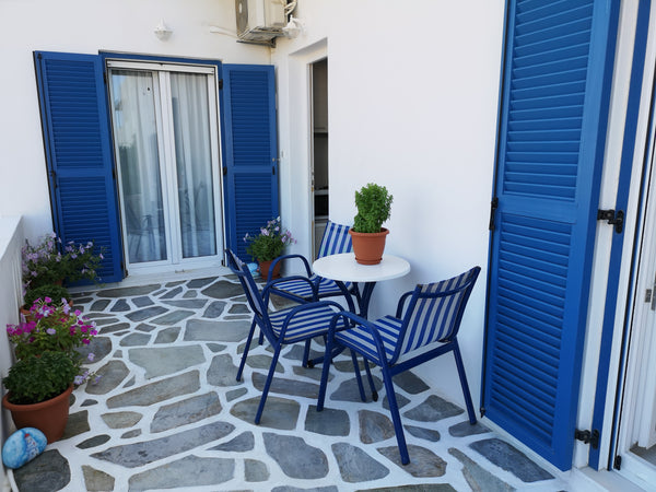 Our house is a spacious 85m² appartment, located 50m from the port, 40m from the Heraklion, Greece Minas House Antiparos (Center)!! Cycladic home vacation rental 15358345