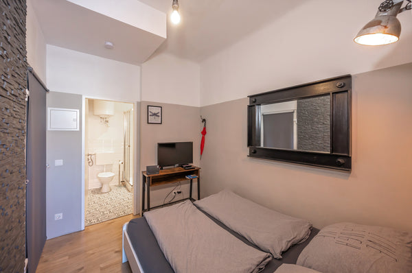Genieße das einfache Leben in dieser ruhigen und zentral gelegenen Unterkunft.  City Center Lofts - Top 3 Entire rental unit vacation rental 640248919401322193