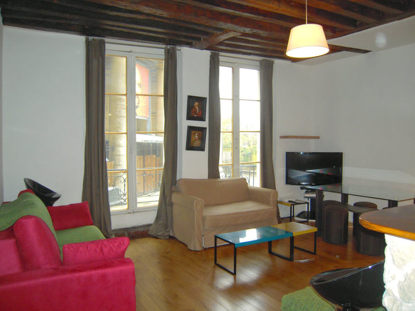 Family Apartment of 55 meter square large on the first floor in the hearth of PA Paris, France Apartment LE LOUVRE 6/7 pers Entire rental unit vacation rental 3130108