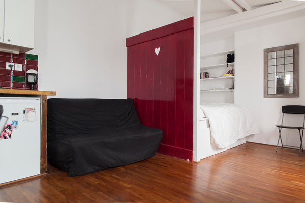 Charmant studio refait à neuf, propre, et lumineux offrant tout le confort néces Paris, France Charmant studio a Montmartre ! Entire rental unit vacation rental 7098428