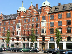Very central in Copenhagen. 200 meters from town hall square (Raadhuspladsen), 3 Copenhagen, Denmark Room in majestic apartment by Tivoli / Central St Private room in rental unit vacation rental 22530215