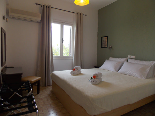 Spacious One Bedroom Apartment for 3 to 4 guests , located on the ground floor o Agios Nikolaos, Greece Mirabella Apartment with Stunning Sea Views for 3 Entire rental unit vacation rental 4389147