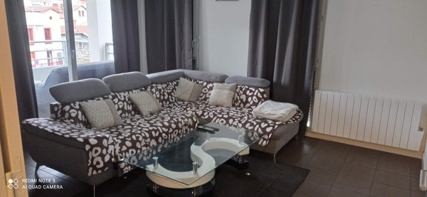 Appartement spacieux de 72 mètres carrés avec une jolie terrasse dans le 7e arro  Lyon: Appartement spacieux idéal pour un couple Entire condo vacation rental 633744307657176652