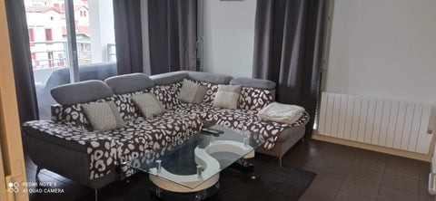 Appartement spacieux de 72 mètres carrés avec une jolie terrasse dans le 7e arro  Lyon: Appartement spacieux idéal pour un couple Entire condo vacation rental 633744307657176652