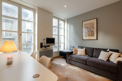 This stylish 1BR flat is located on rue du Vertbois in the upper Marais Area. Th Paris, France Cosy 1 bedroom flat - Arts et Metiers Entire rental unit vacation rental 22521149