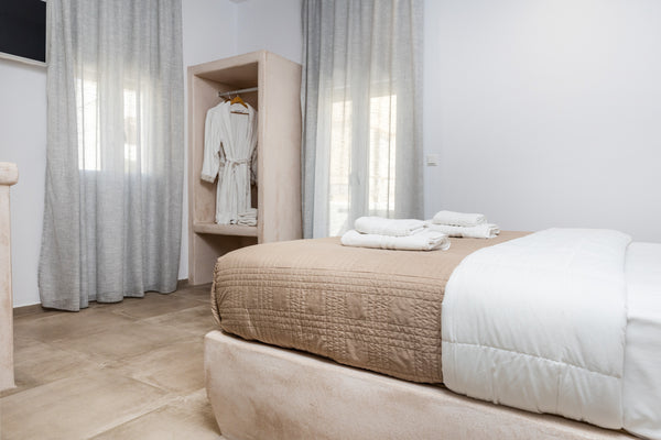 Naxos Ark Hotel located in the center of Naxos City<br /><br />It is a brand new Naxos, Greece Naxos Ark 7 Private room in condo vacation rental 44253802