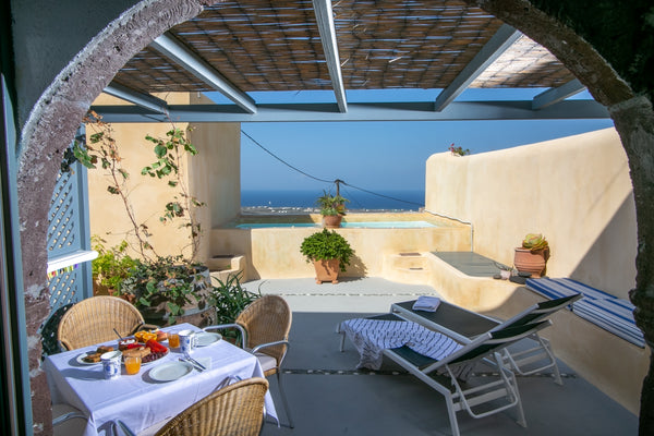 Luxury Italian-owned ground floor apartment in a classic Santorini cave house.   Pordenone, Italy Casa Itaca Luxury Winery Cave apartment Entire rental unit vacation rental 24301790