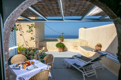 Luxury Italian-owned ground floor apartment in a classic Santorini cave house.   Pordenone, Italy Casa Itaca Luxury Winery Cave apartment Entire rental unit vacation rental 24301790