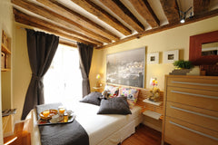 Located in a private residence in the heart of Paris nearby many museums, shops  Paris, France RARE - Gorgeous Apartment in the Haut-Marais! Entire rental unit vacation rental 21581141