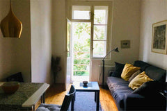 This bright 2-room, 3rd floor apartment is on a quiet street in the heart of the Aberystwyth, United Kingdom Quiet leafy street near centre Entire condo vacation rental 595310