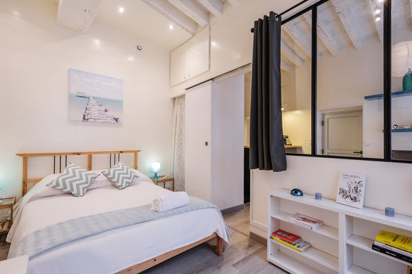 This fully equipped 30m2 apartment is located in a secure building of Old Lyon,   LOVELY APT IN THE HEART OF OLD LYON Entire rental unit vacation rental 12167265