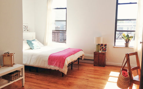 Beautiful, large & quiet room available in a 3 bedroom apartment, to share with  New York, NY Rental unit in Brooklyn · 1 bedroom · 1 bed · 1 bath Private room in rental unit vacation rental 9504043