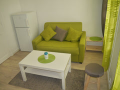 Cette petite studette coquette de 13m² est située au premier étage d'un petit bâ Paris, France Studette Cosy & Coquette Secteur Batignolles Entire rental unit vacation rental 13458532
