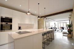 Magnifique loft de 120 mètres carrés situé en plein coeur des Chartrons, quartie  LOFT avec piscine au coeur des Chartrons Entire loft vacation rental 19372417