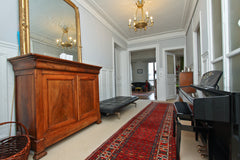 Beautiful Haussmann apartment of 108m2, sunny, family friendly, with beautiful w Paris, France So parisian ! Sunny 4 Br appt in Montmartre Entire rental unit vacation rental 328271