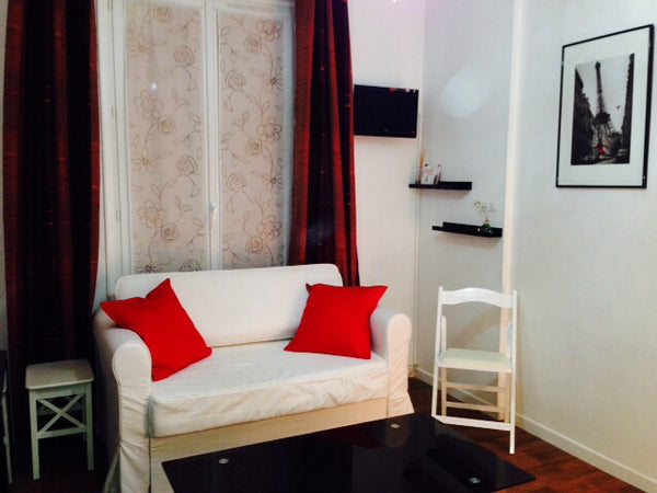 Studio à 5 Mn de la butte et Montmartre et 10 Mn du marché aux puces de St Ouen. Paris, France Studio Montmartre Entire rental unit vacation rental 2164877