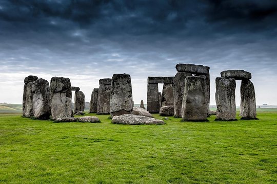 Full Day Stonehenge and Avebury Tour from Glastonbury  Private Tours and Travel Guide Europe London REGION South West England Destination Tour