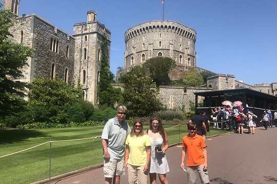 Private London Taxi Royal Windsor and Runnymede Tour  Private Tours and Travel Guide Europe London CITY London Destination Tour