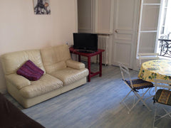 Charmant appartement au coeur du 9e arrondissement, tout près de la Gare Saint L Paris, France Nice room between Opéra and Pigalle, top location! Entire rental unit vacation rental 20032729